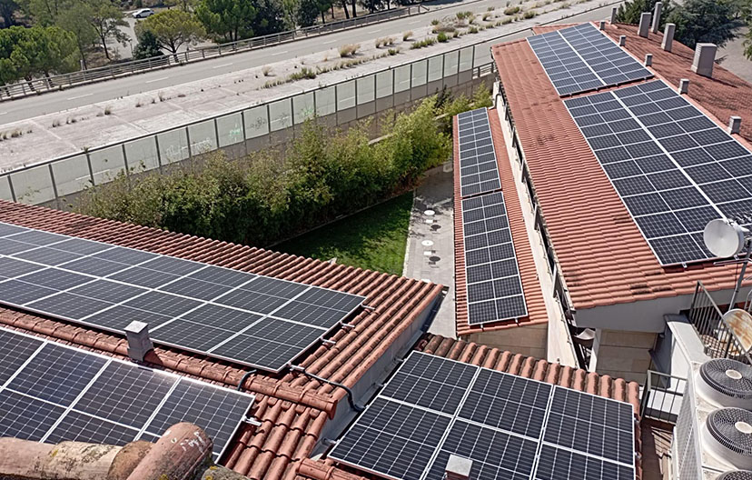 Panells solars instal3lació coberta restaurant Sant Cugat